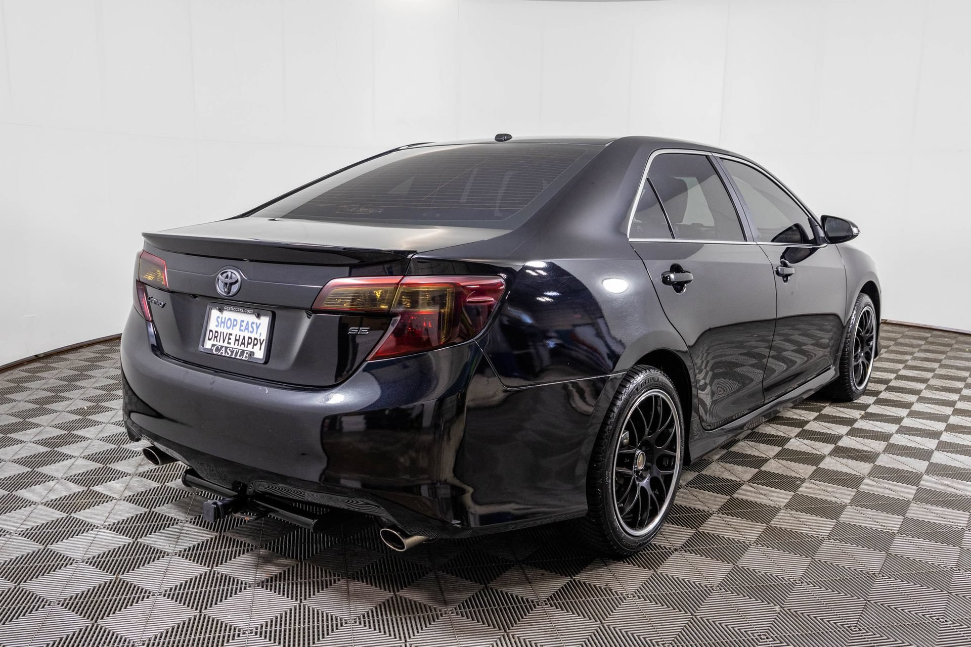 Used 2012 Toyota Camry SE w/ Leather Pkg FWD image 18