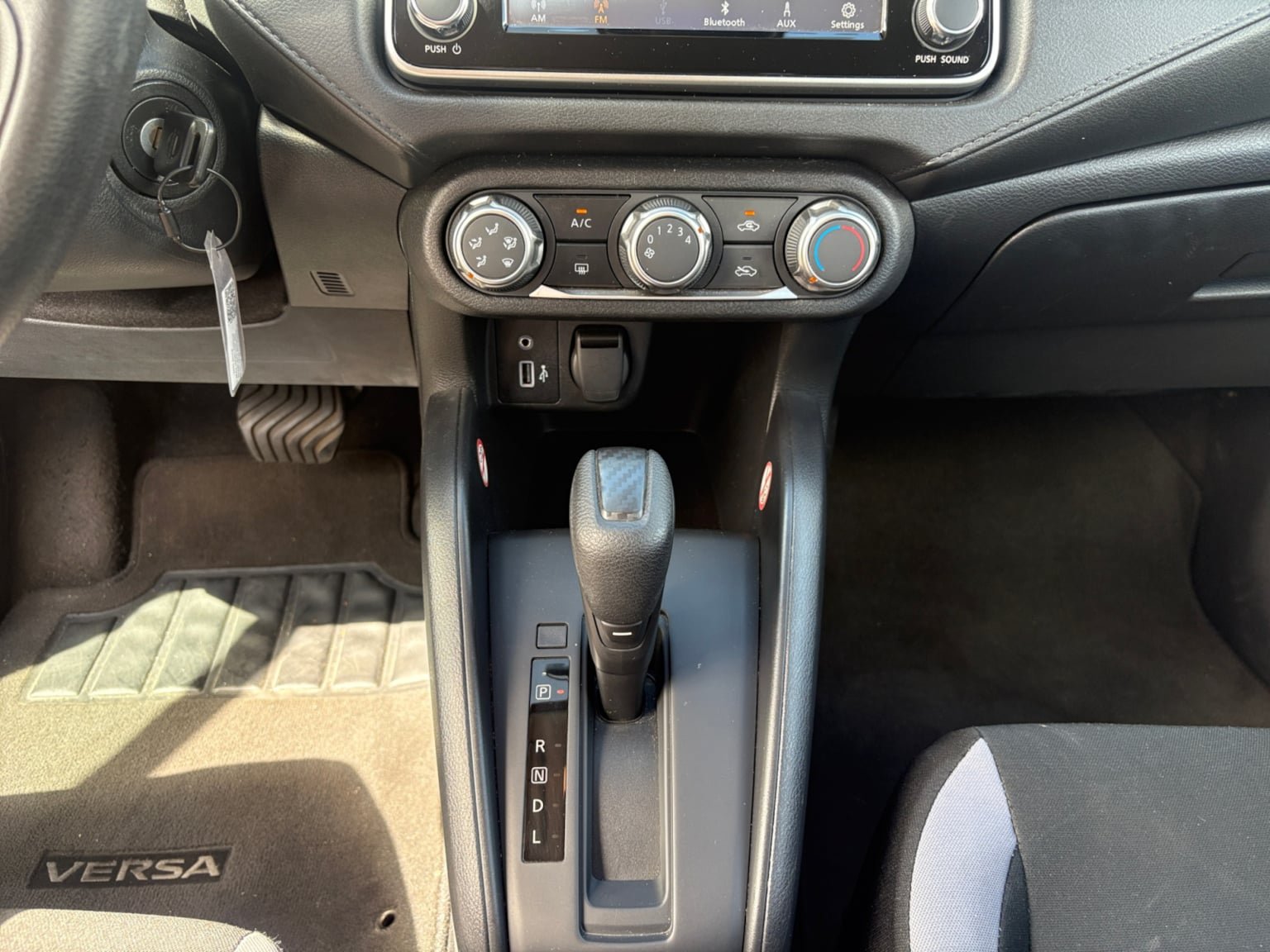 Used 2025 Nissan Versa S FWD image 15