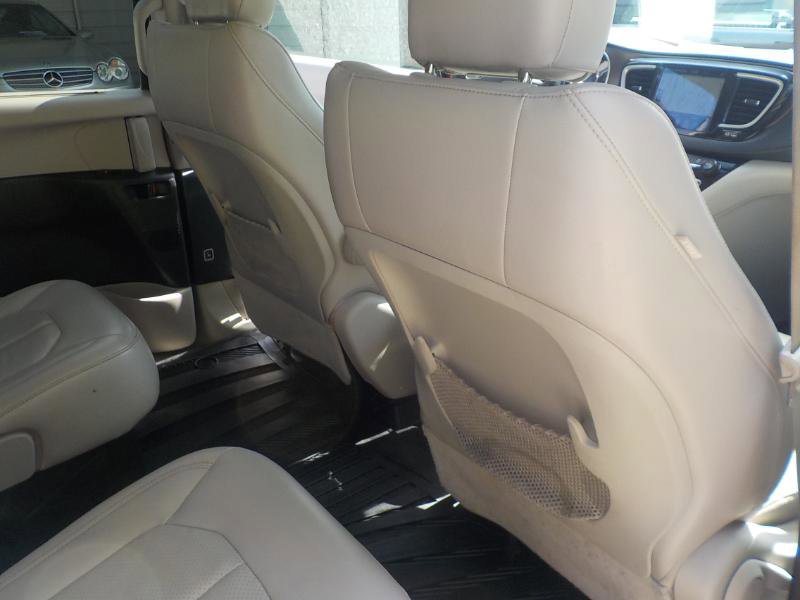 Used 2018 Chrysler Pacifica Touring-L image 23