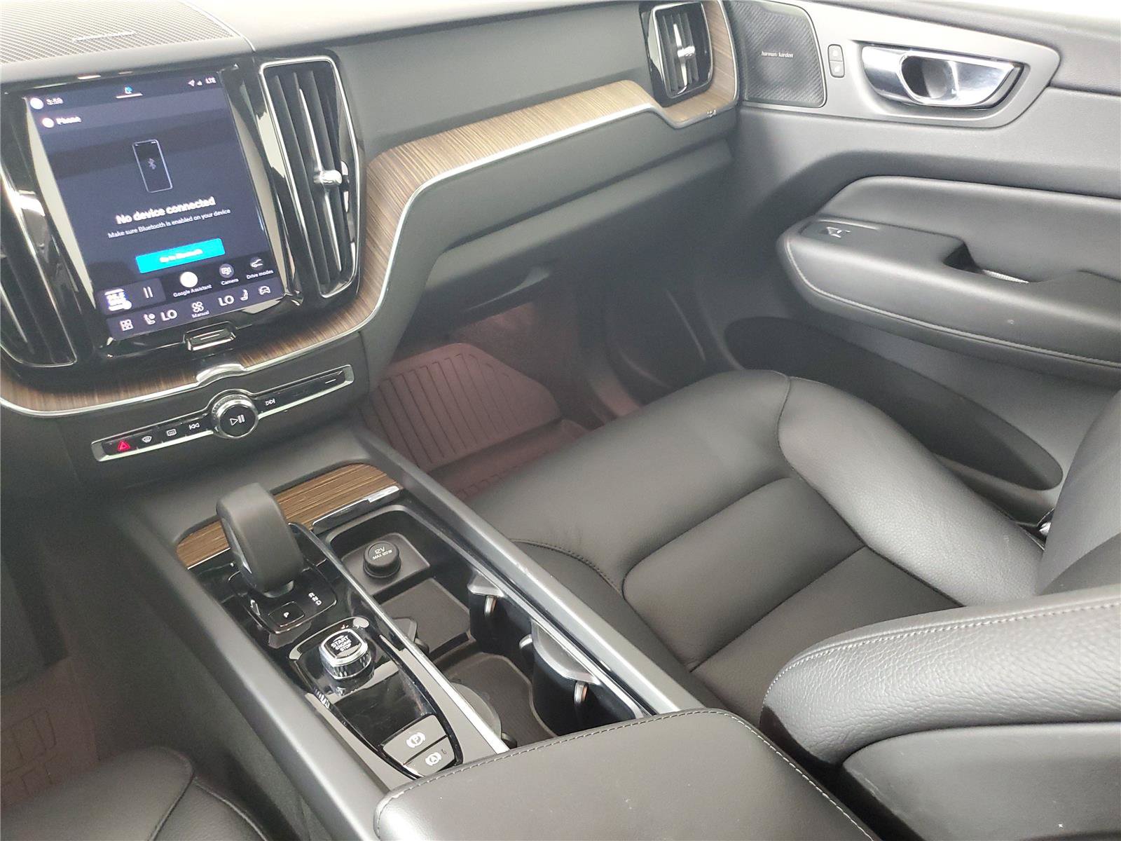 Certified 2023 Volvo XC60 B5 Plus w/ Protection Package Premier FWD image 17