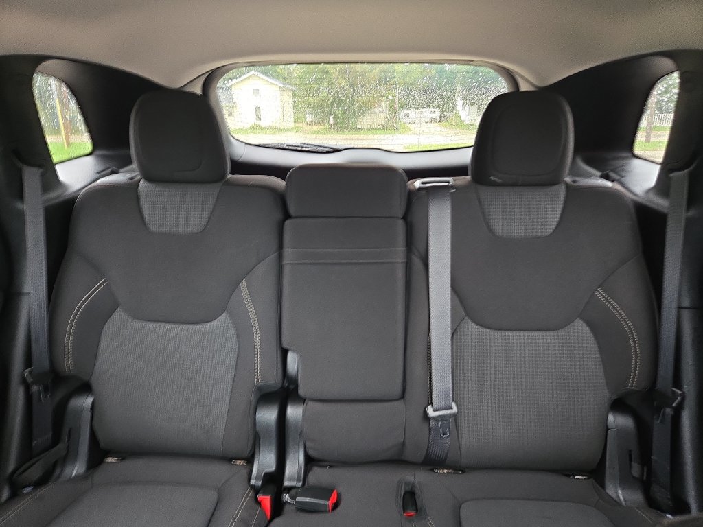 Used 2016 Jeep Cherokee Latitude w/ Cold Weather Group FWD image 28