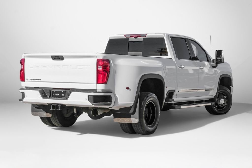 Used 2024 Chevrolet Silverado 3500 High Country w/ High Country Premium Package image 6