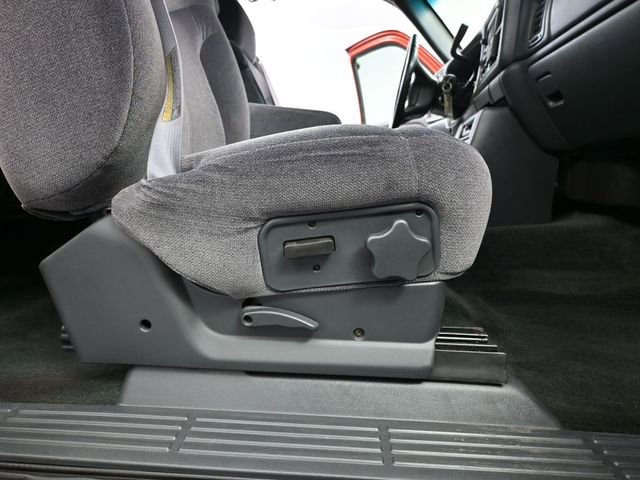 Used 2001 GMC Sierra 1500 SLE w/ Convenience Plus Group image 38