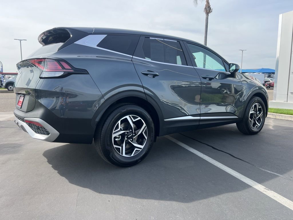 Used 2025 Kia Sportage LX FWD image 8