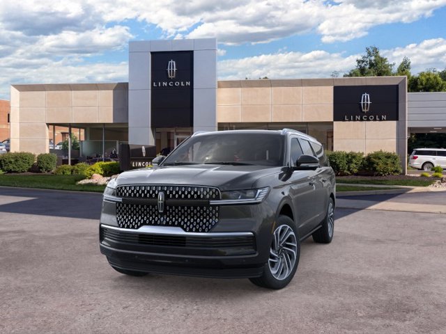 New 2025 Lincoln Navigator L Reserve AWD/4WD image 3
