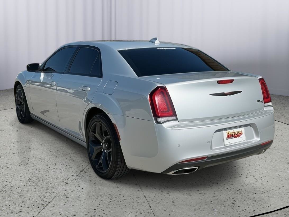 Used 2023 Chrysler 300 S RWD image 3