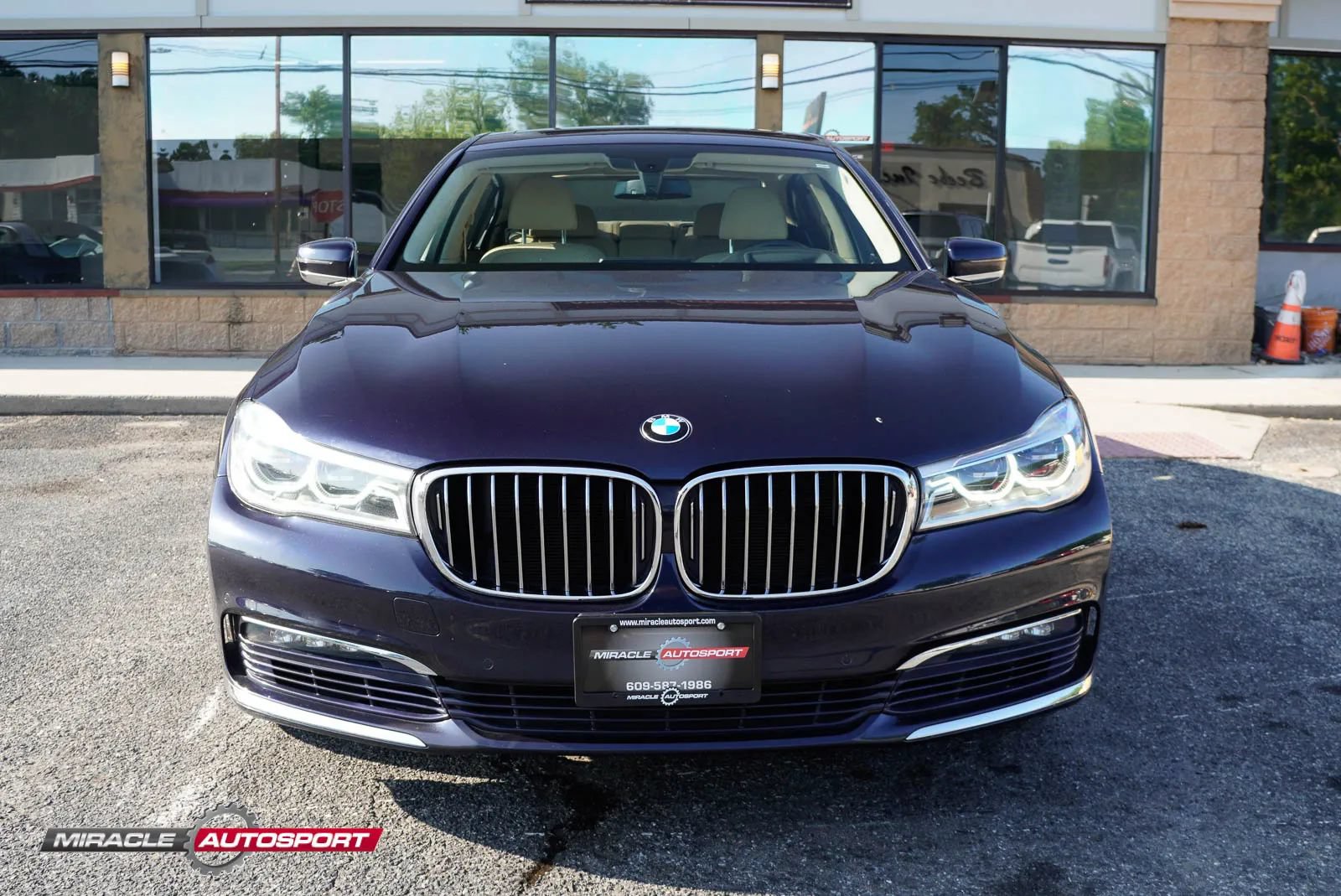 Used 2016 BMW 750i xDrive AWD/4WD image 2