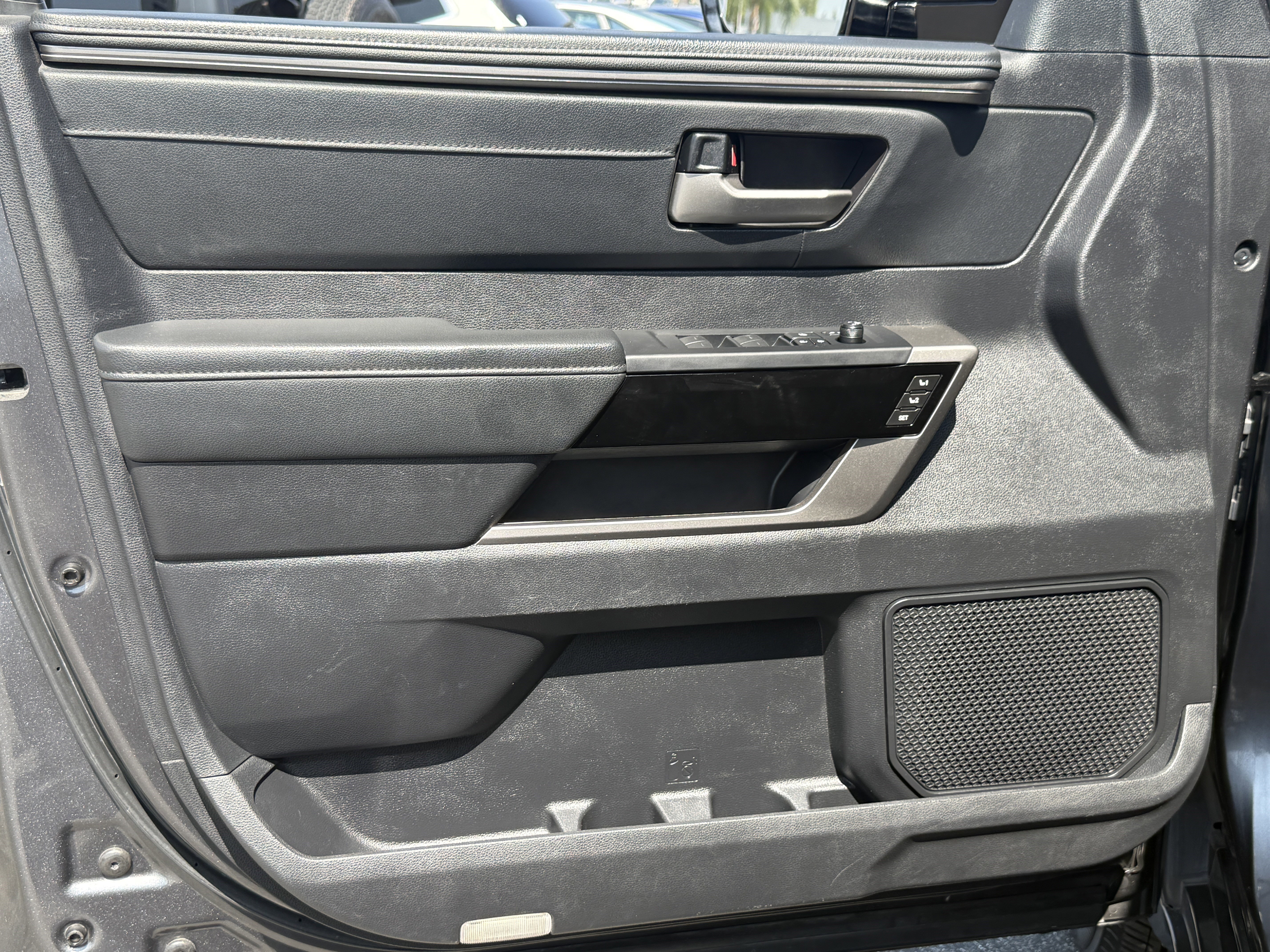 Used 2022 Toyota Tundra Limited image 11