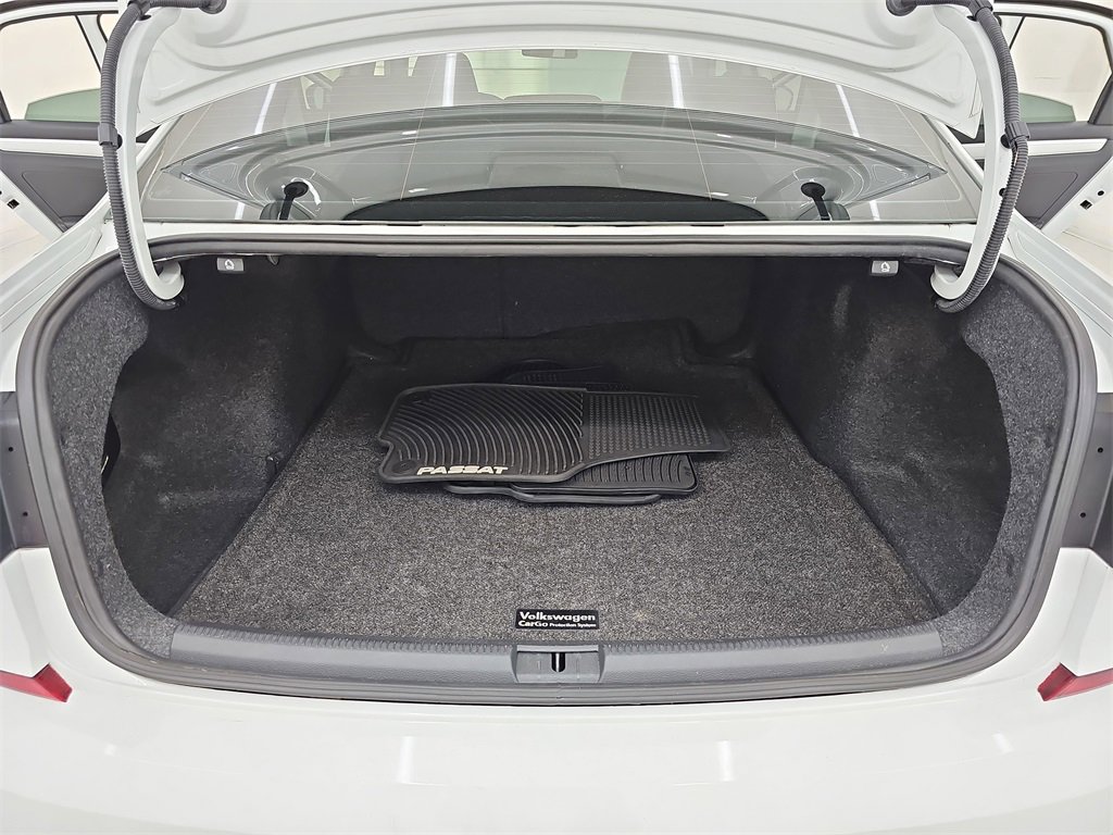 Used 2019 Volkswagen Passat 2.0T Wolfsburg w/ Wheels & Sunroof Package image 14