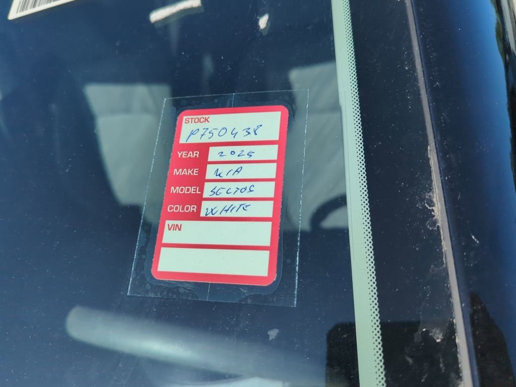 Certified 2025 Kia Seltos LX image 7