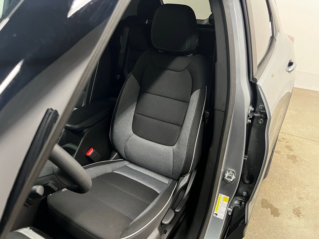 New 2026 Chevrolet TrailBlazer LT w/ Driver Confidence Package FWD image 25