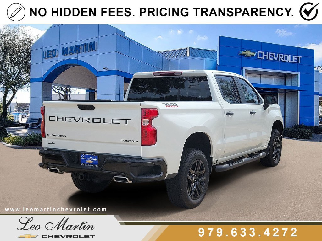 New 2026 Chevrolet Silverado 1500 Custom Trail Boss w/ LPO, Dark Essentials Package AWD/4WD image 3