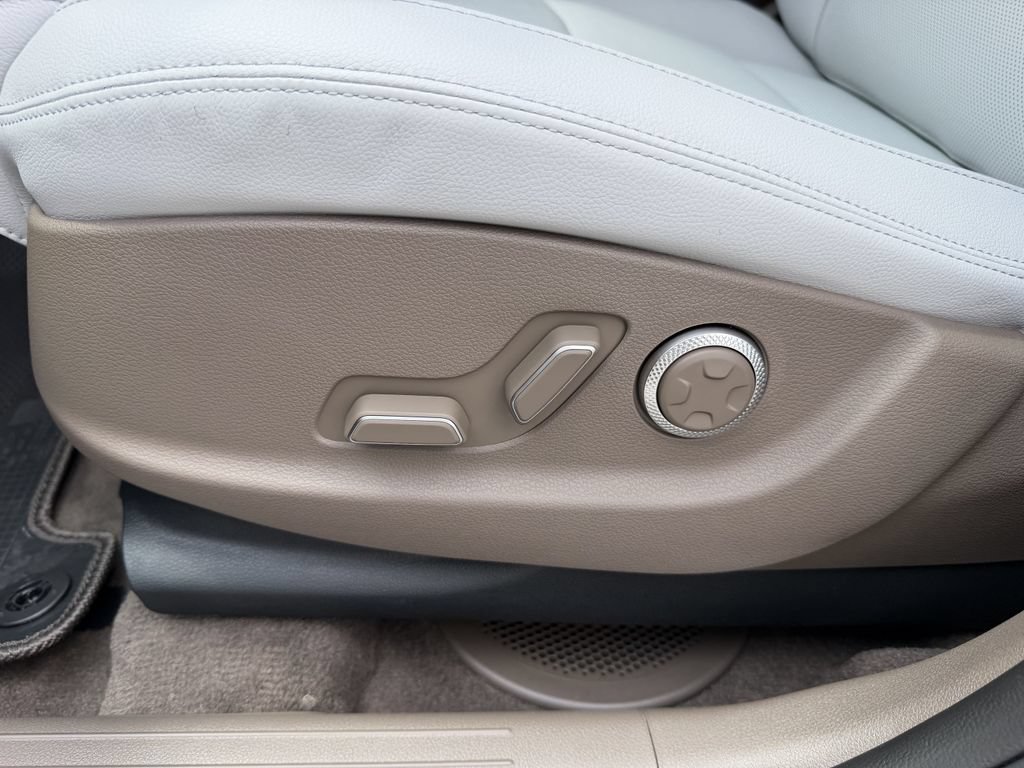 New 2026 Genesis GV70 2.5T Advanced AWD/4WD image 13