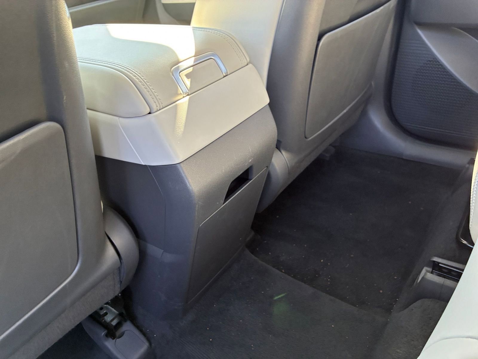 Used 2025 Hyundai Santa Fe SEL FWD image 25