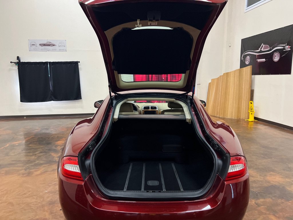 Used 2010 Jaguar XK Coupe RWD image 35