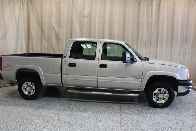 Used 2004 Chevrolet Silverado 2500 LS w/ Heavy-Duty Power Package image 3