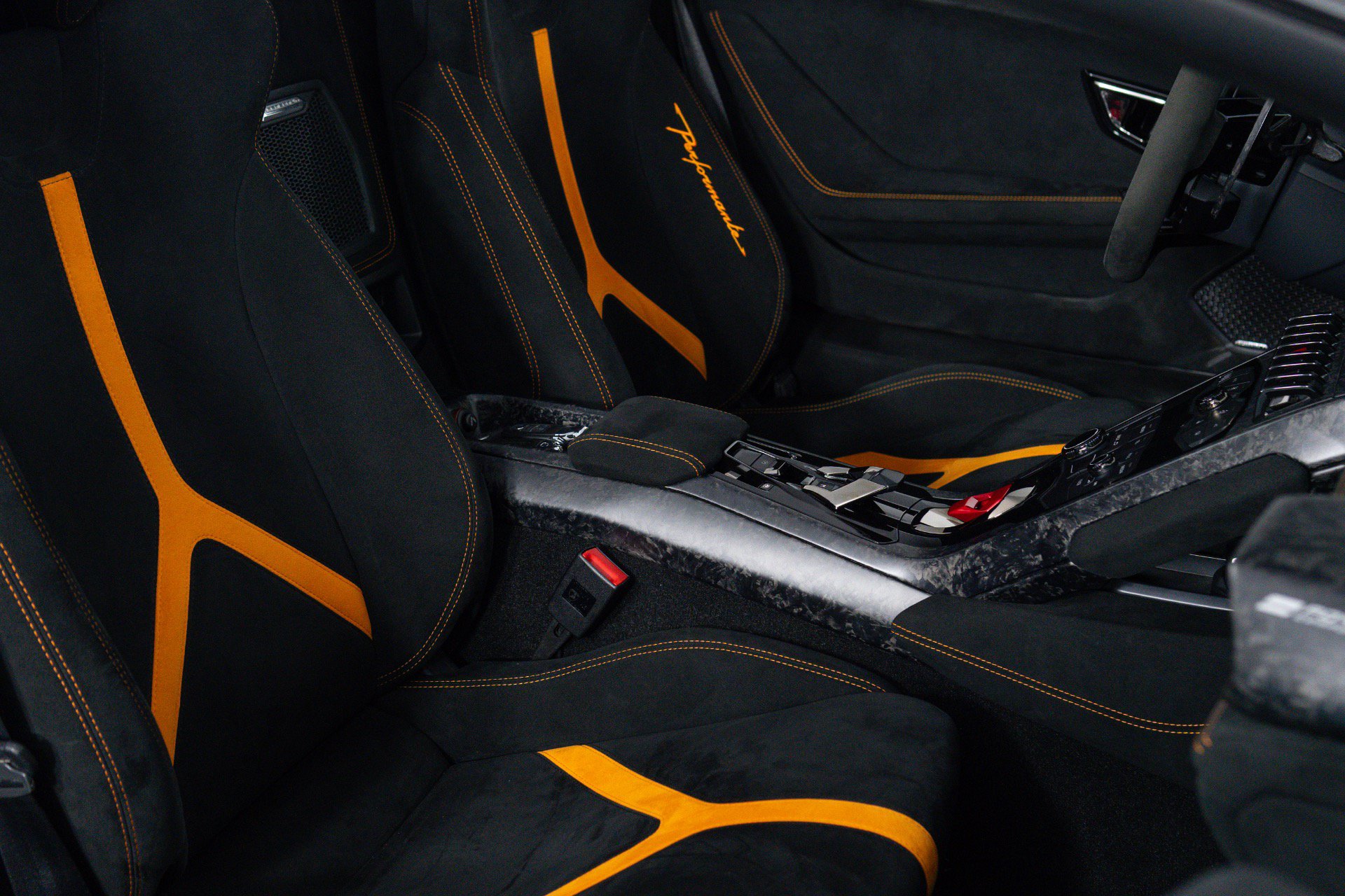 Used 2018 Lamborghini Huracan Performante AWD/4WD image 62
