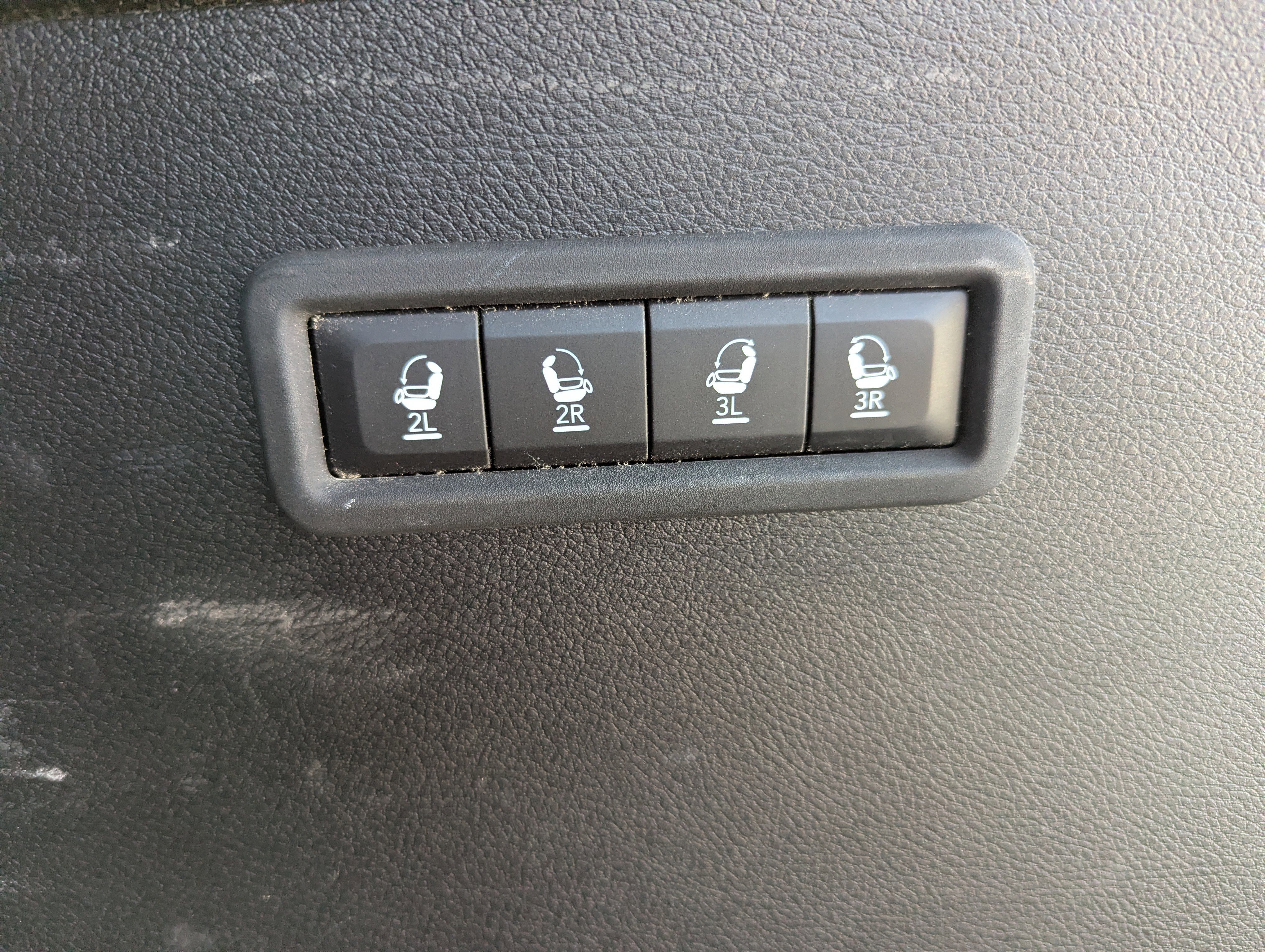 Used 2022 Jeep Wagoneer Series III w/ Premium Group I image 18