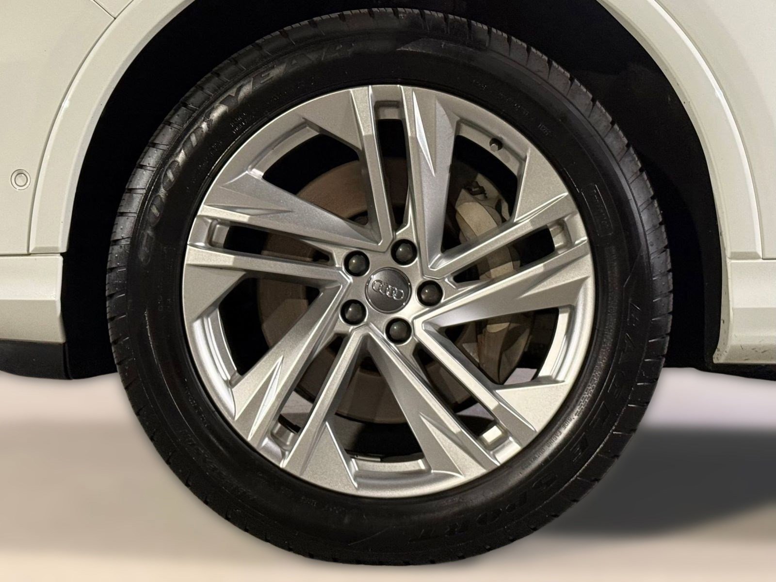 Used 2020 Audi Q7 3.0T Premium Plus image 12