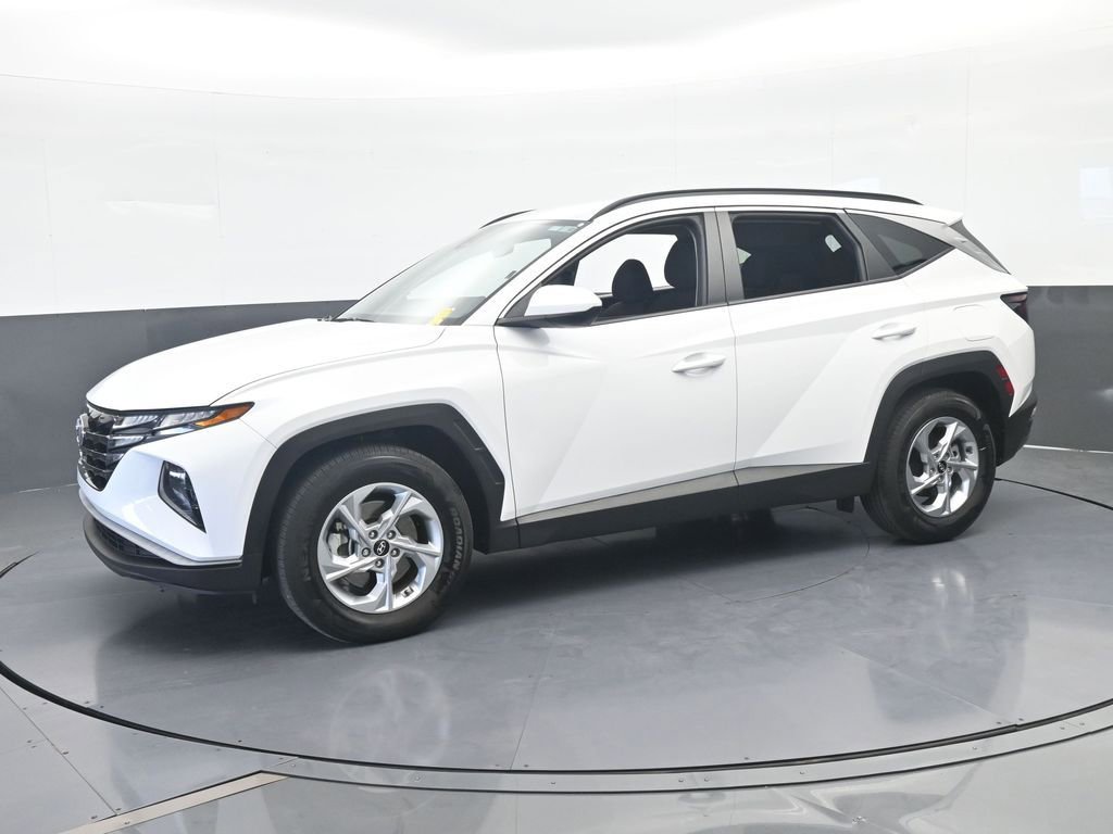 Used 2024 Hyundai Tucson SEL FWD image 2
