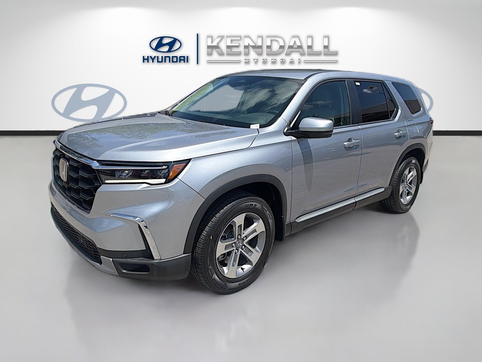 Used 2025 Honda Pilot EX-L image 3