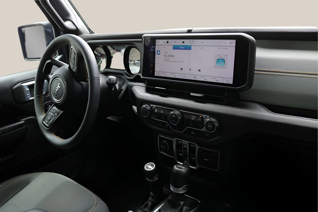 Used 2024 Jeep Wrangler Unlimited w/ Convenience Group AWD/4WD image 19