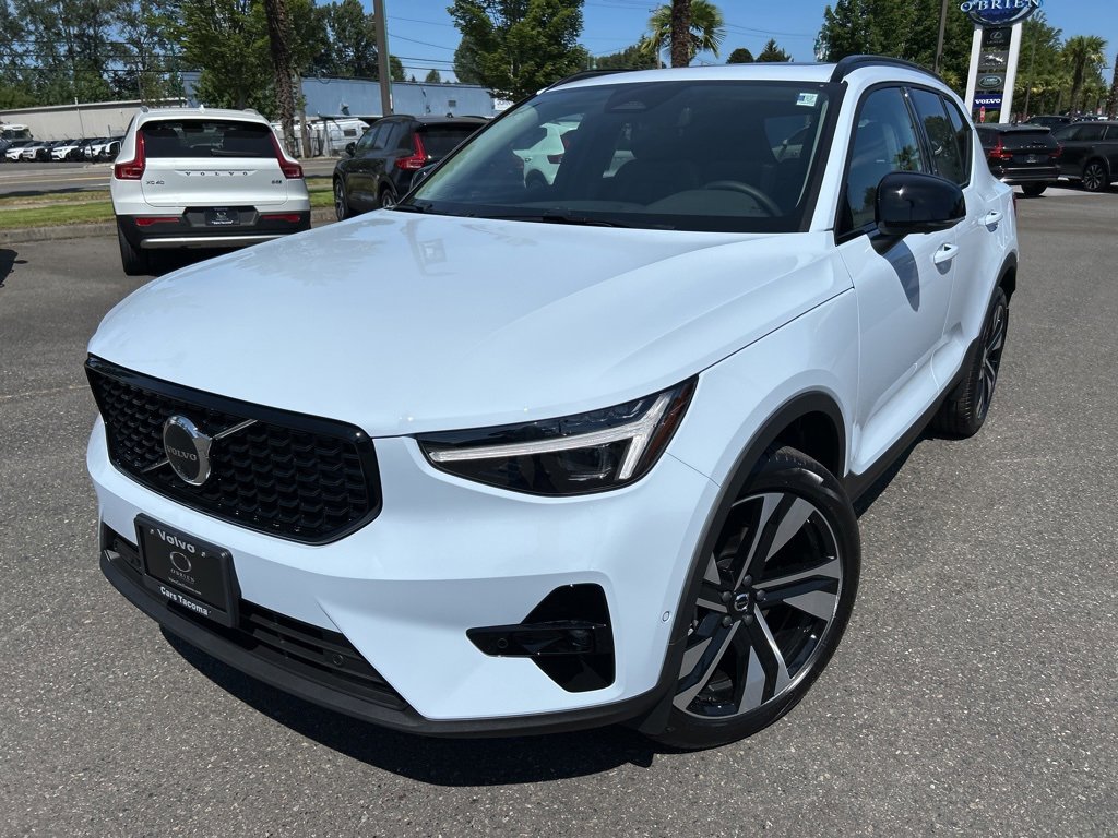 New 2026 Volvo XC40 B5 Ultra w/ Protection Package Premier image 1
