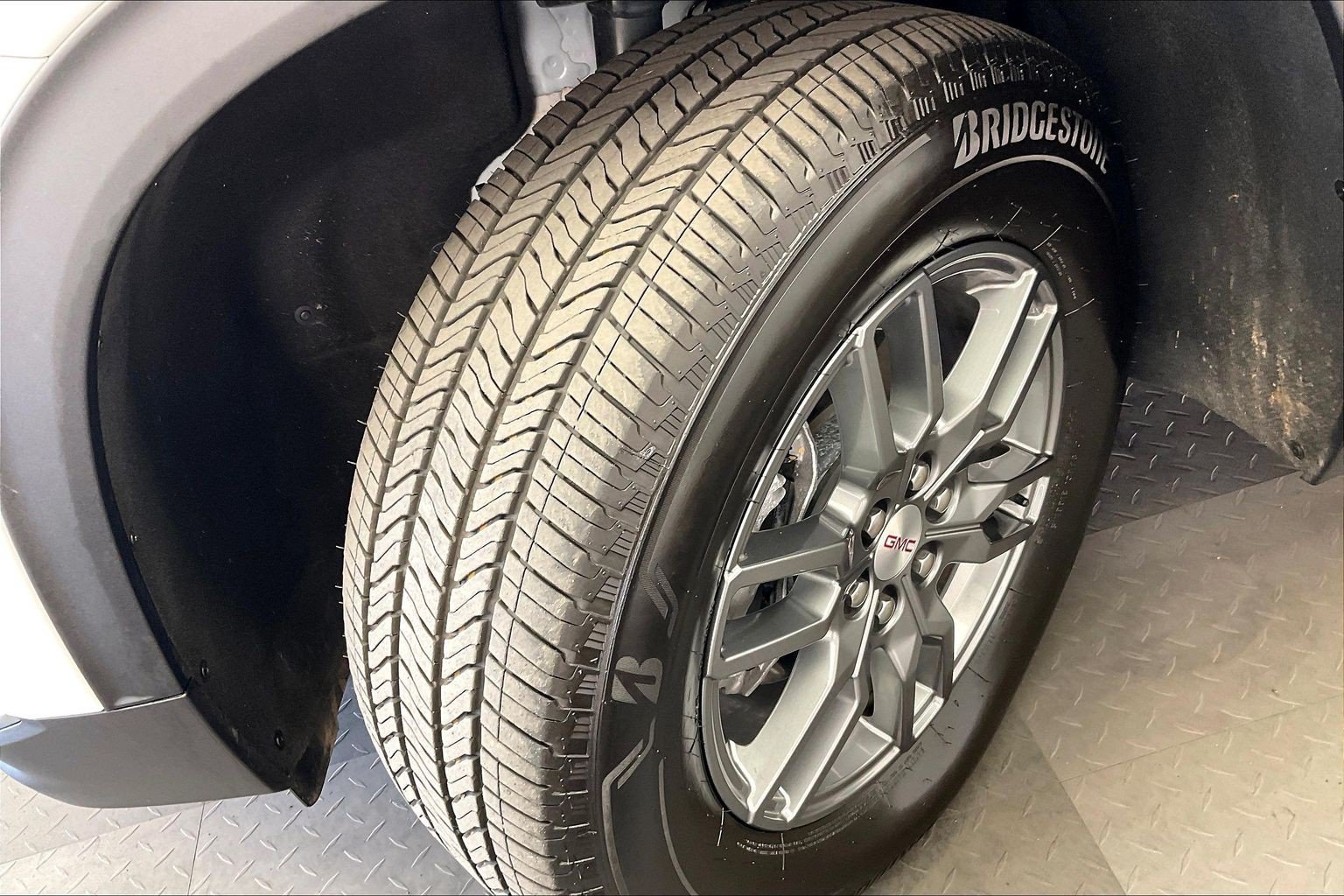 Used 2026 GMC Acadia Elevation w/ LPO, Floor Liner Package AWD/4WD image 33