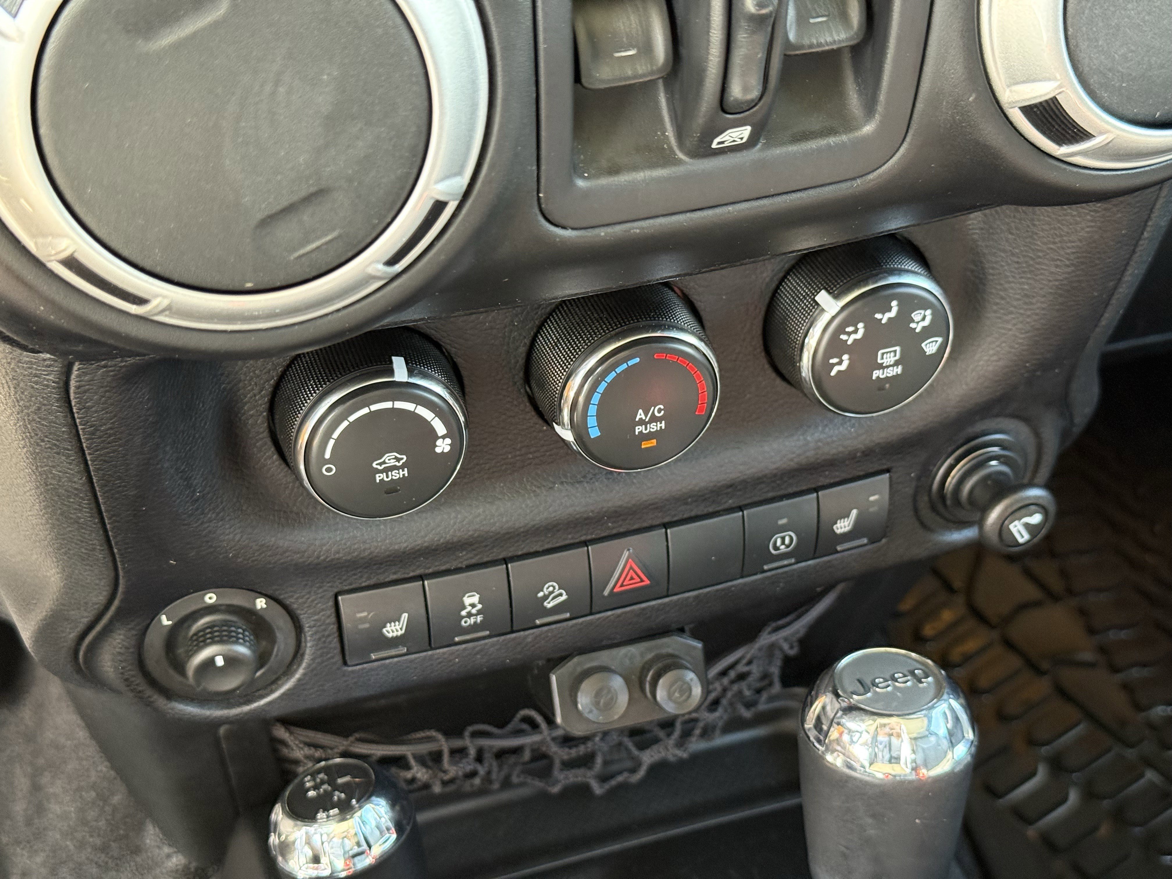 Used 2013 Jeep Wrangler Freedom Edition image 22