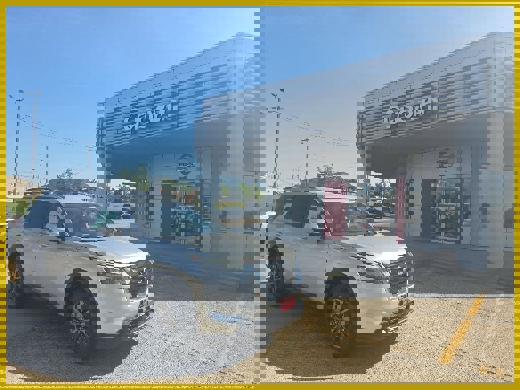 New 2025 Nissan Pathfinder SV