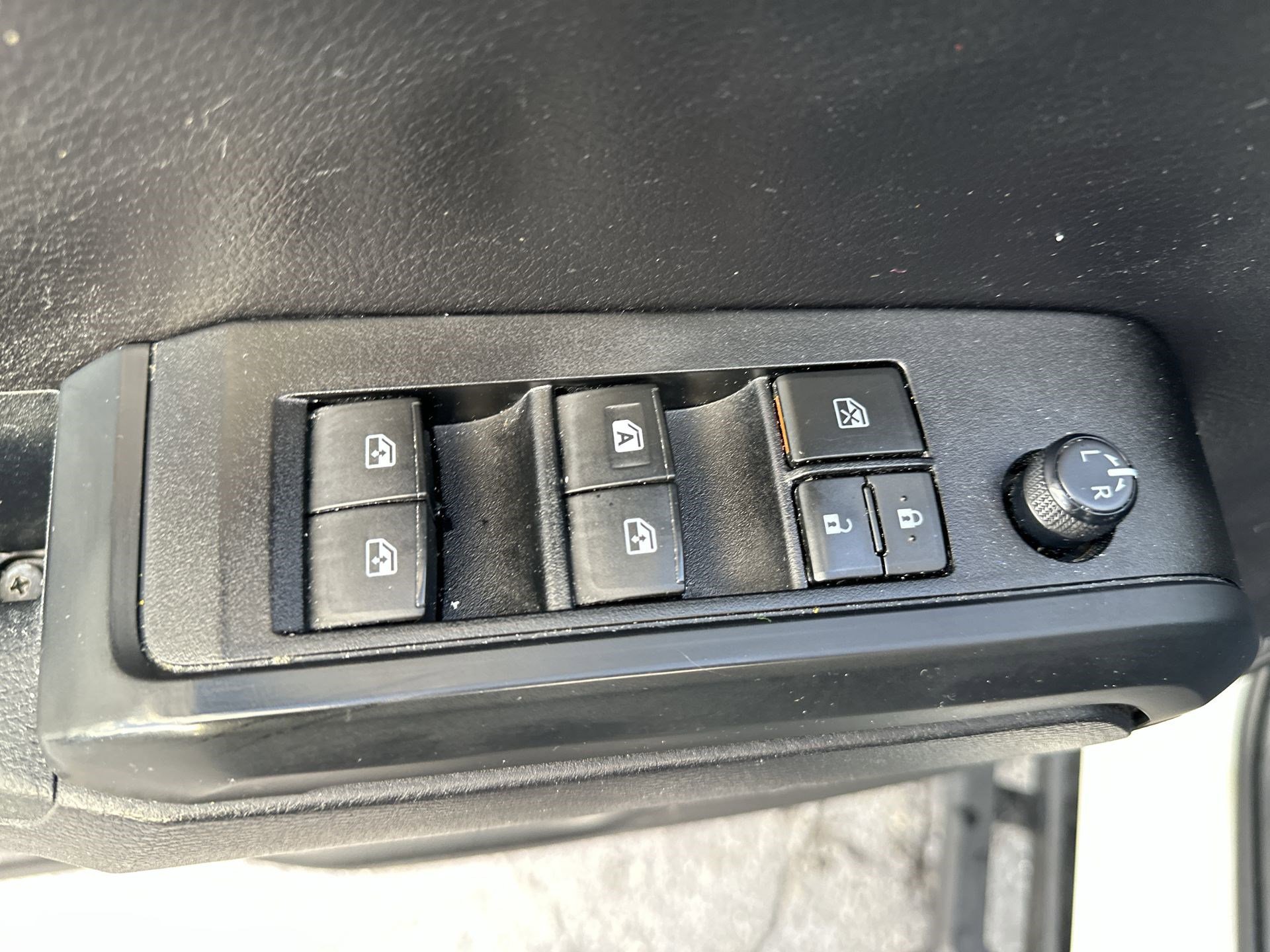 Used 2021 Toyota Tacoma SR w/ SR Convenience Package RWD image 15