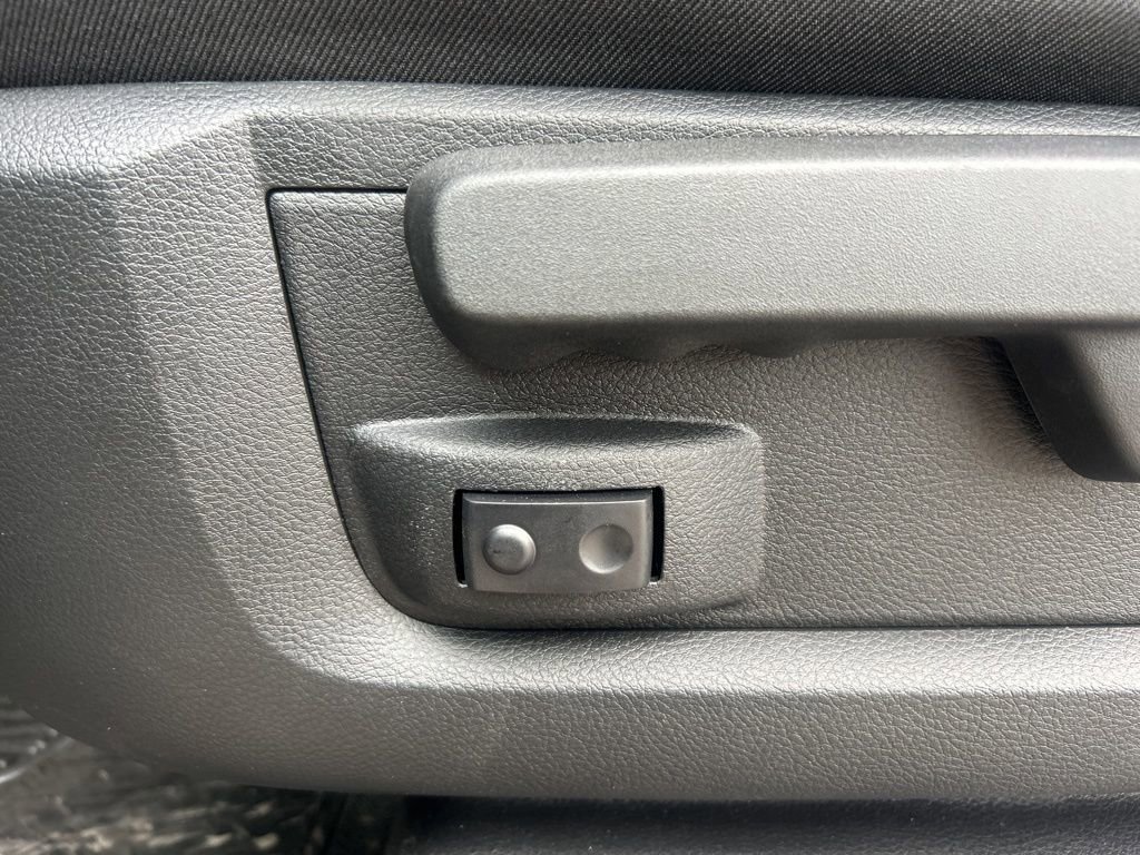 New 2025 RAM 5500 Tradesman AWD/4WD image 11