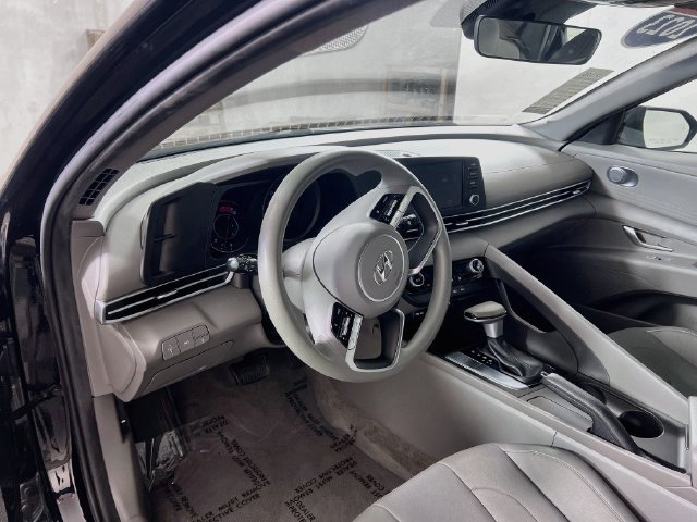 Used 2023 Hyundai Elantra SEL FWD image 11