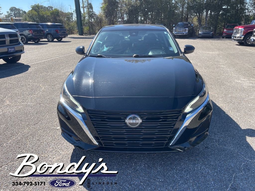 Used 2023 Nissan Altima 2.5 SV image 3