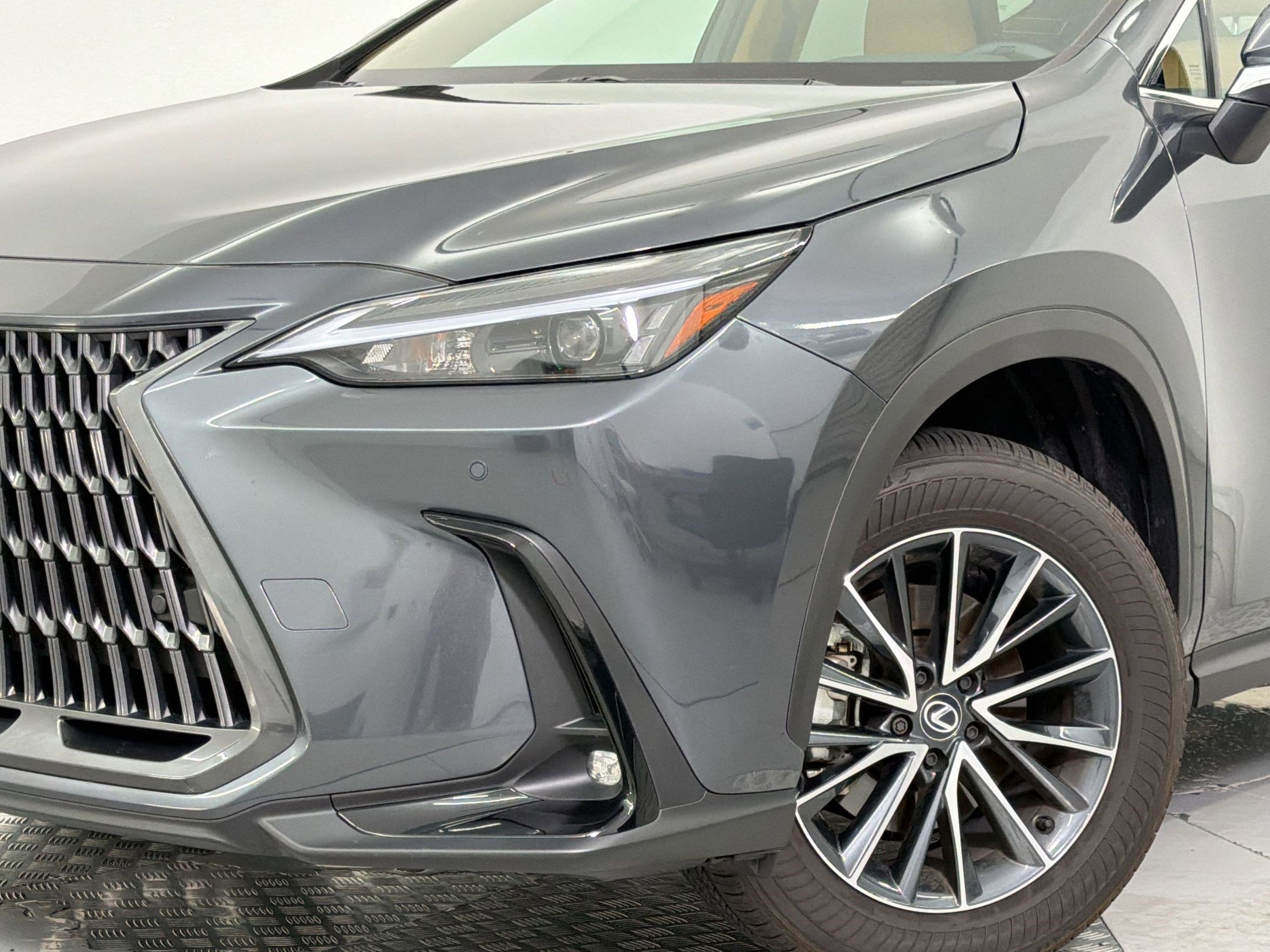 Used 2025 Lexus NX 250 FWD w/ Accessory Package (Z2) image 11
