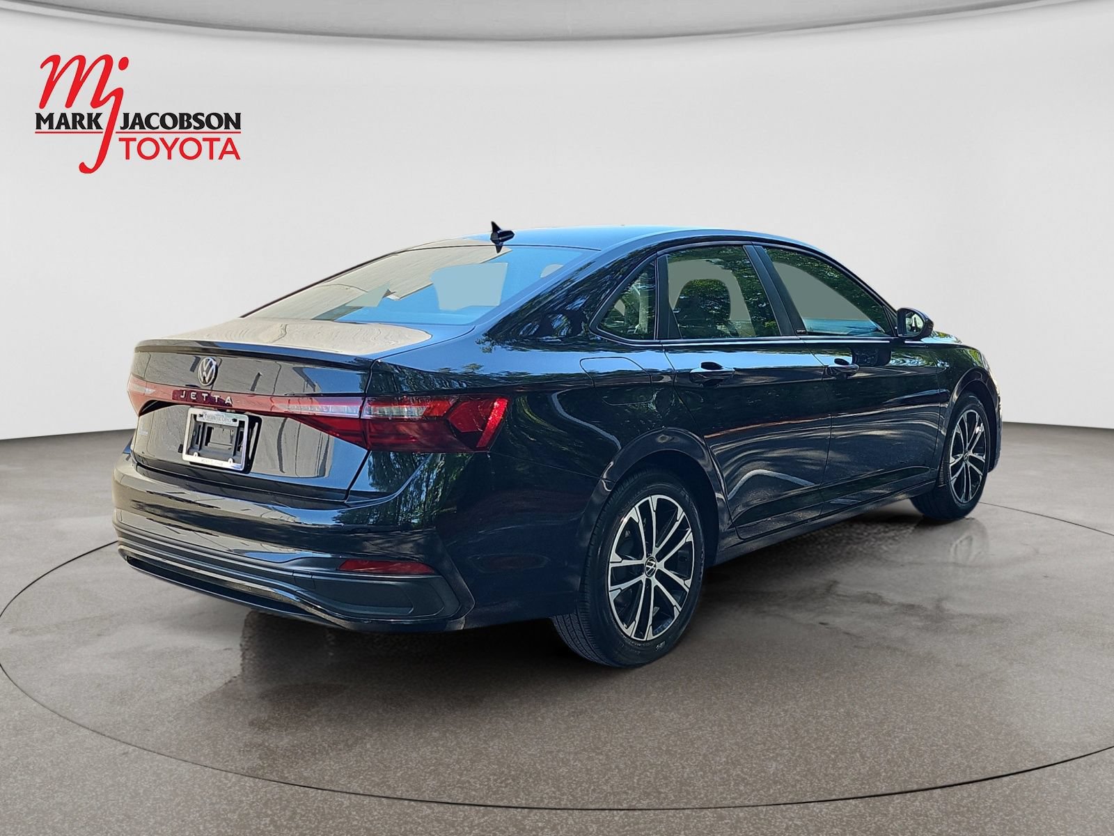 Used 2025 Volkswagen Jetta Sport FWD image 8