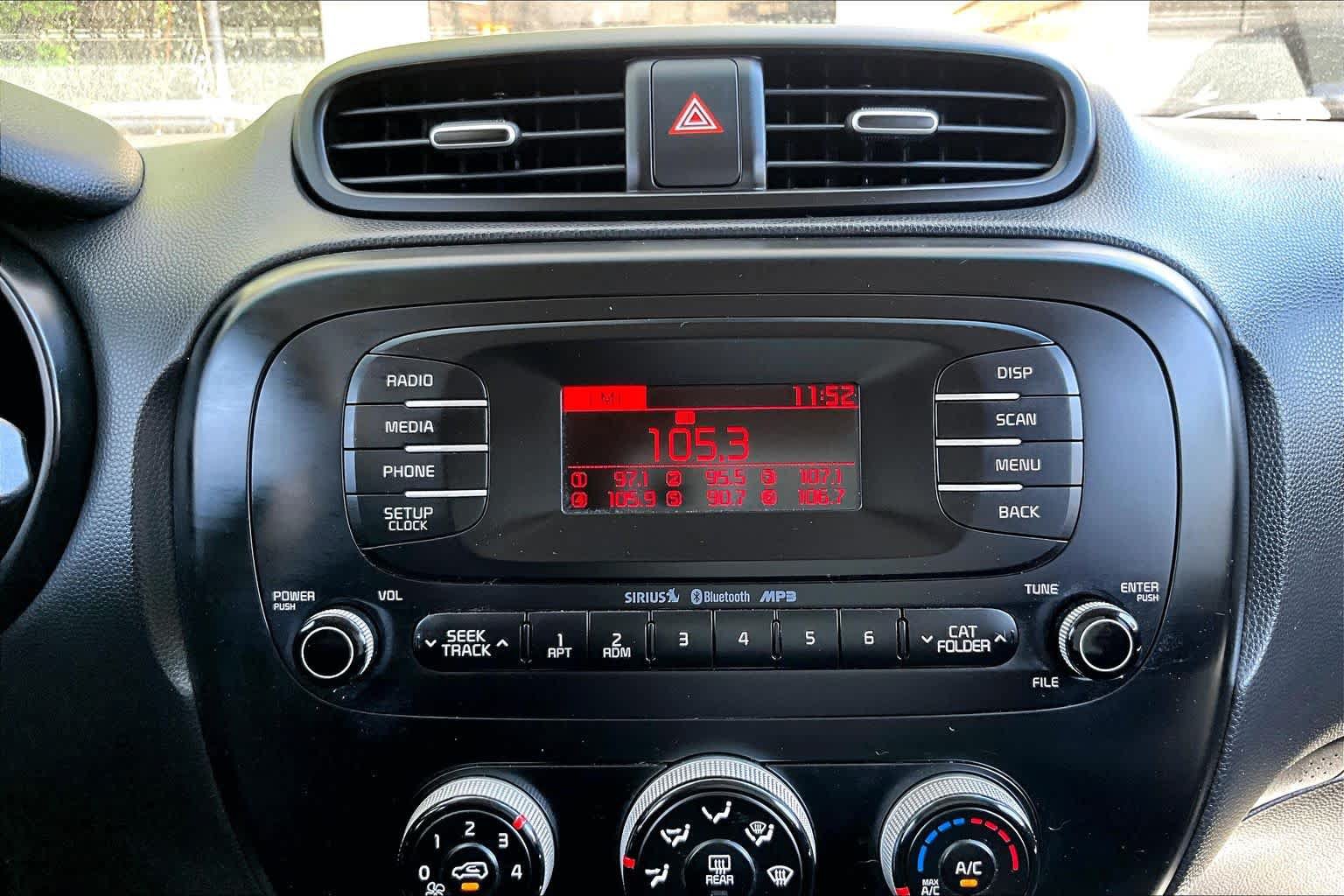 Used 2016 Kia Soul FWD image 30