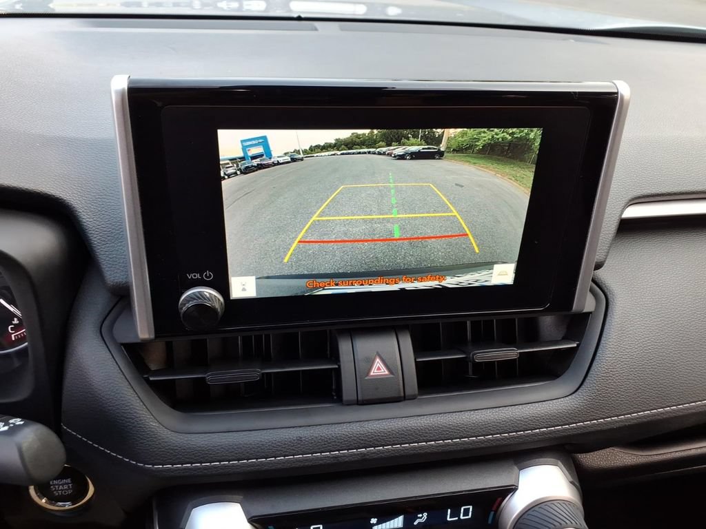 Used 2025 Toyota RAV4 XLE FWD image 24