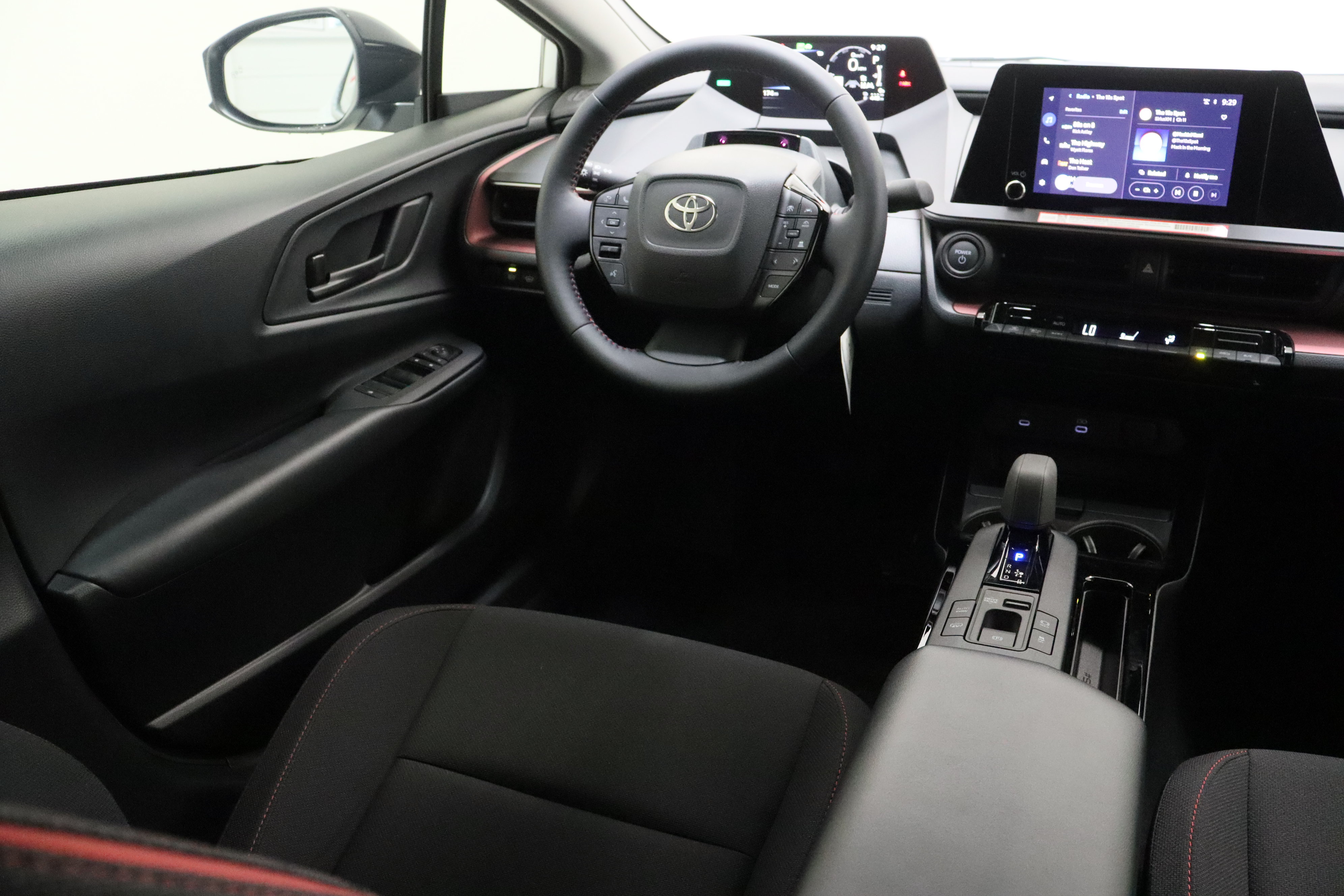 Certified 2026 Toyota Prius Plug-In Hybrid FWD image 28