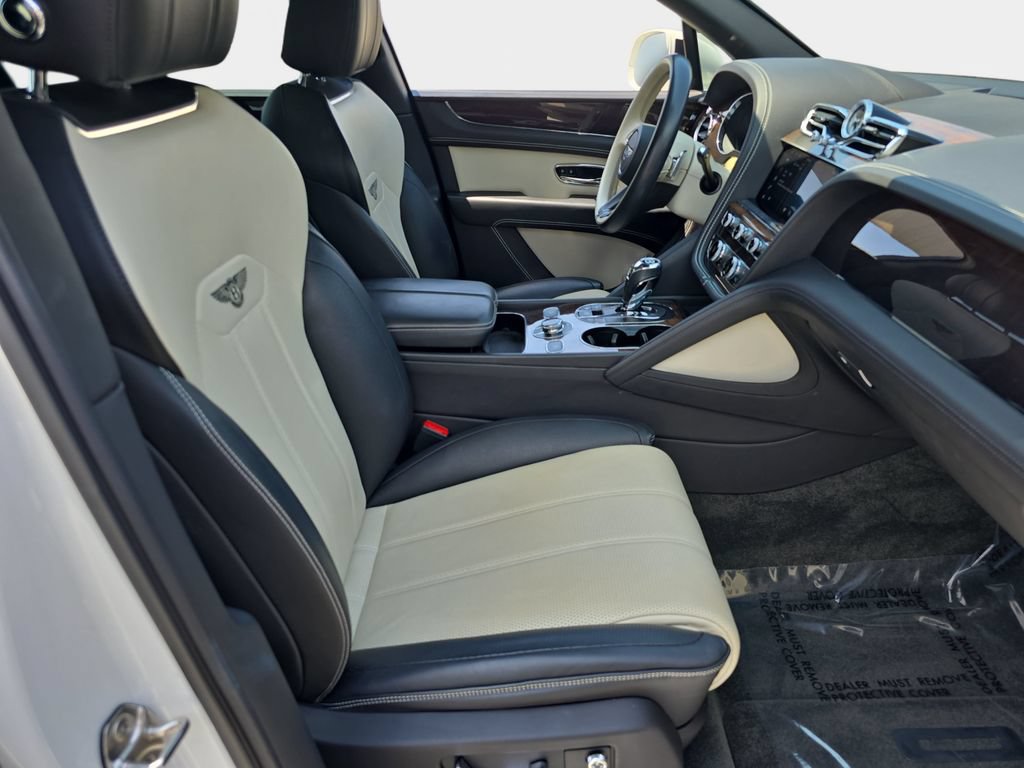 Used 2021 Bentley Bentayga AWD/4WD image 12