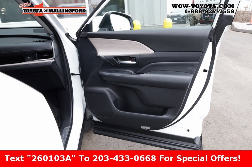 Used 2024 Toyota Grand Highlander Limited image 39