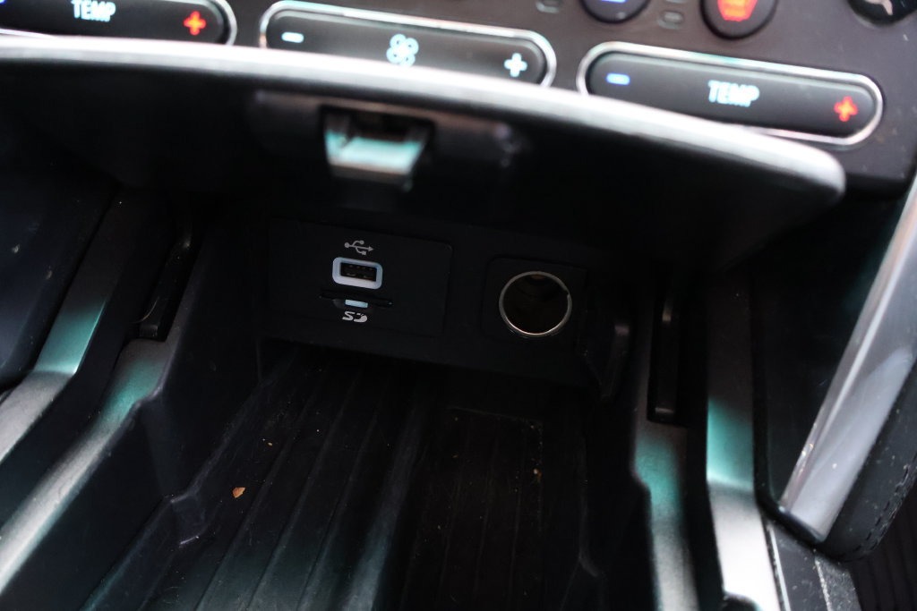 Used 2016 Ford Explorer Platinum AWD/4WD image 28
