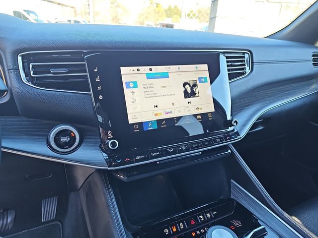 Used 2024 Jeep Wagoneer L Series III w/ Flexible Seating Group image 22