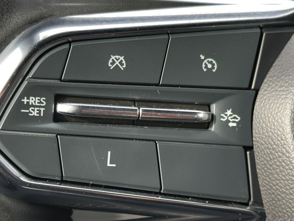 Used 2024 Chevrolet Traverse LT image 21