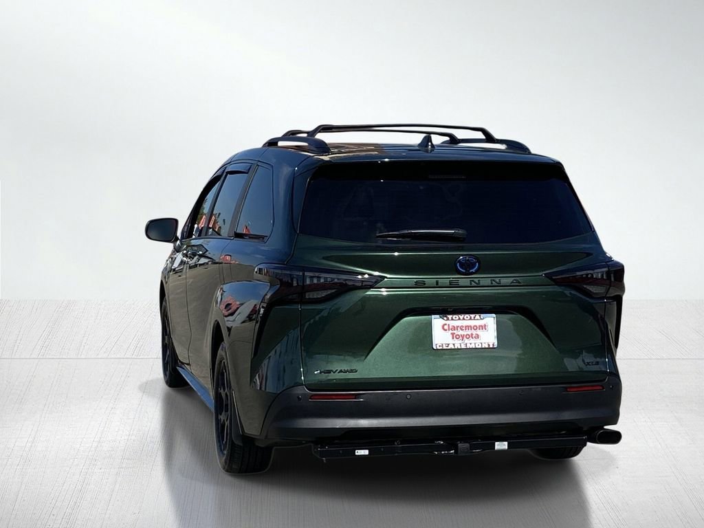 Certified 2025 Toyota Sienna XLE Woodland Edition image 6