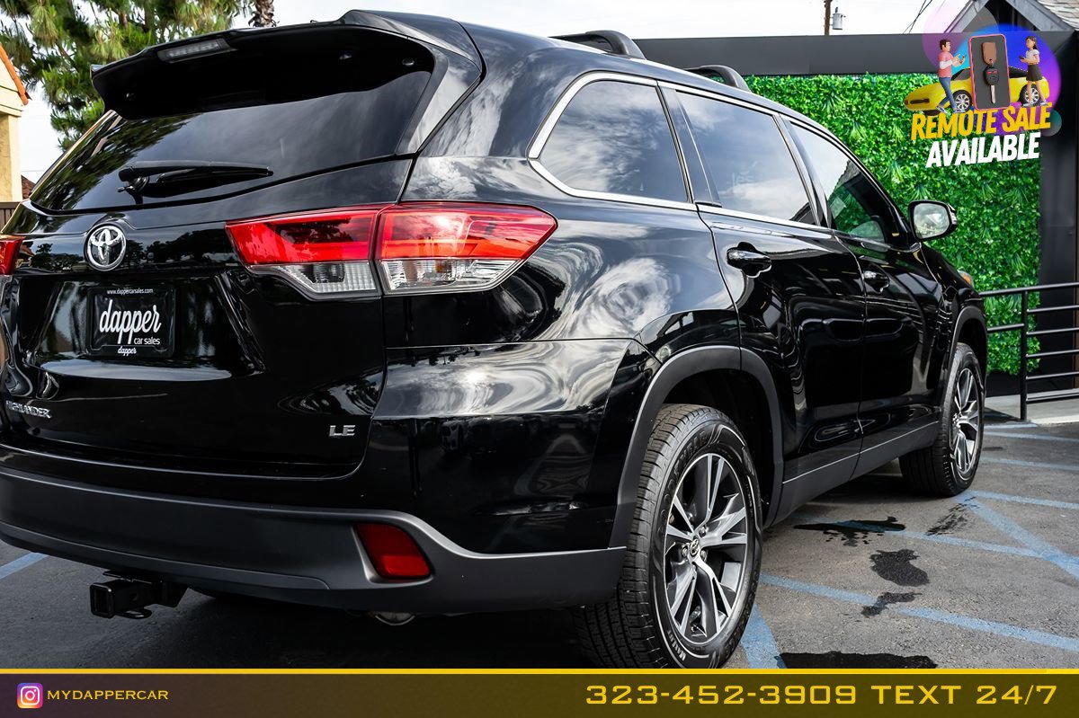 Used 2019 Toyota Highlander Plus w/ Carpet Mat Package (TMS) FWD image 7