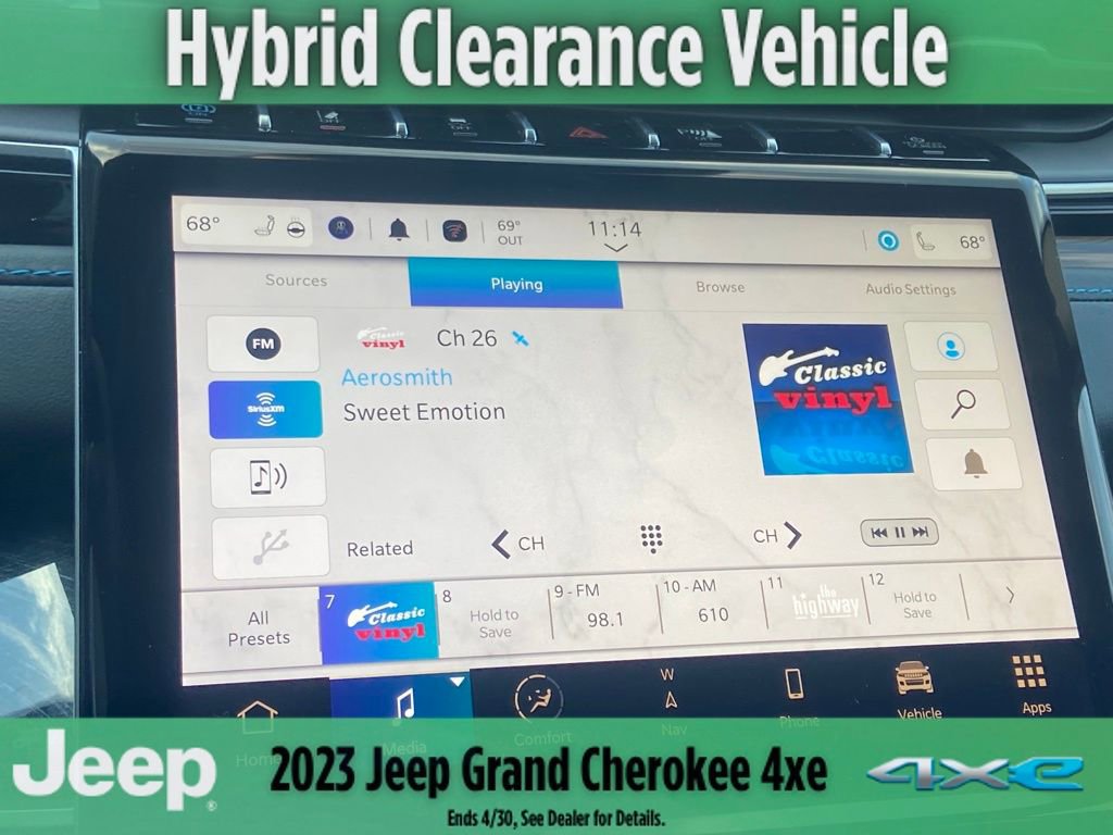 New 2023 Jeep Grand Cherokee Trailhawk w/ Advanced Protech Group II image 26