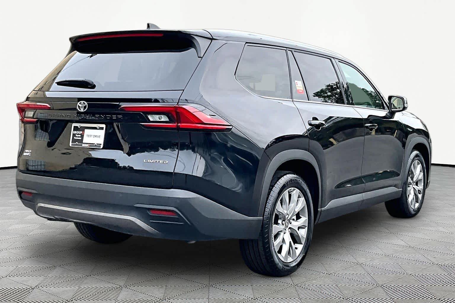 Certified 2025 Toyota Grand Highlander AWD image 13