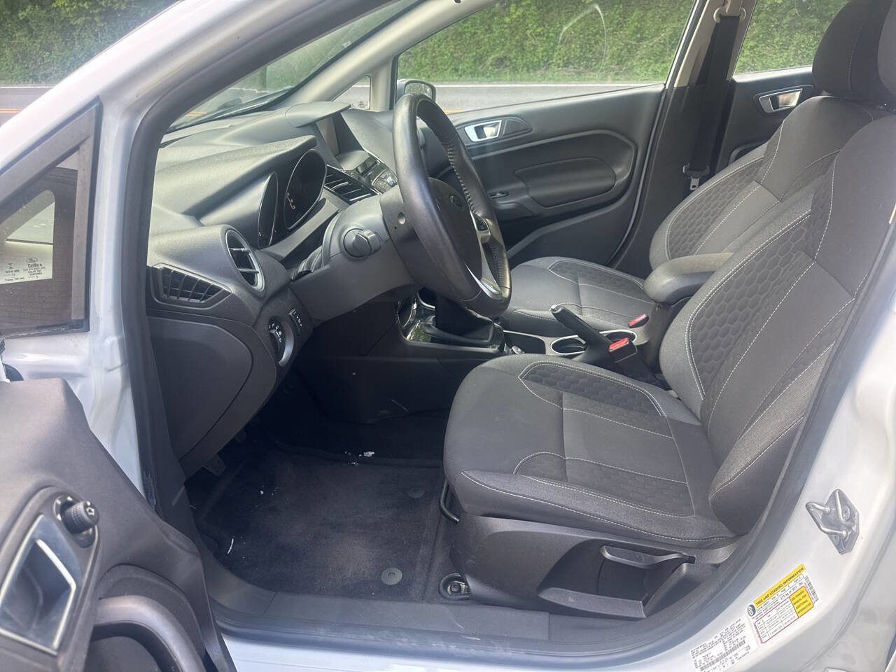 Used 2014 Ford Fiesta SE w/ Equipment Group 201A FWD image 9