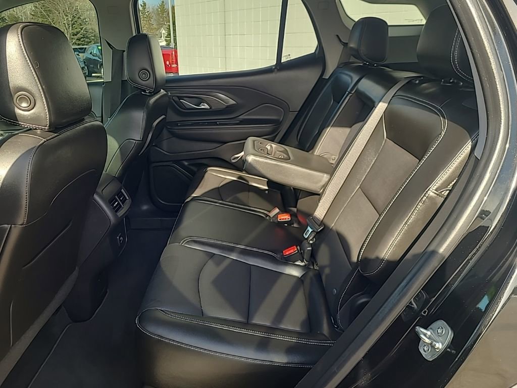 Used 2022 GMC Terrain SLT image 16